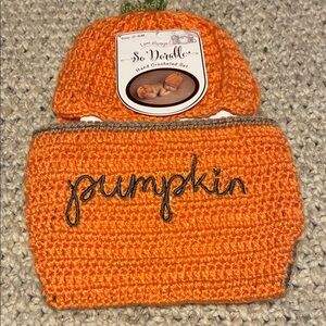 Crocheted 2 pc Pumpkin Set